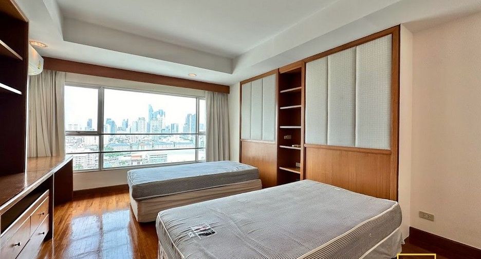 For rent 2 bedrooms condo in Yan Nawa, Bangkok