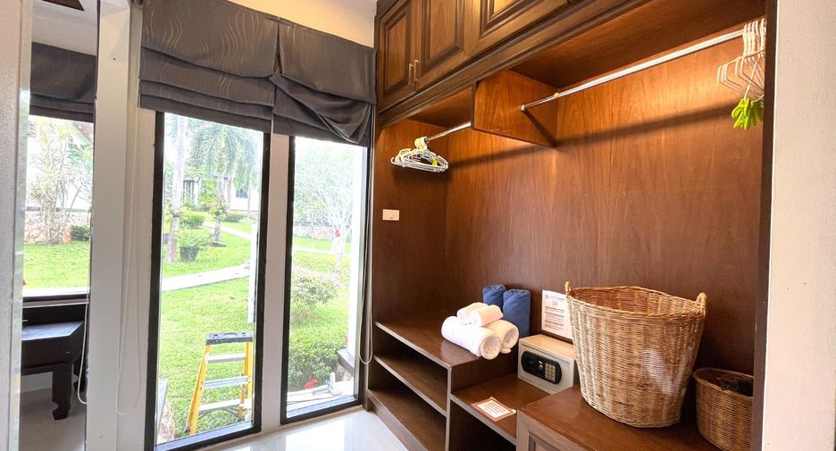 For sale 8 bedrooms retail Space in Mueang Krabi, Krabi