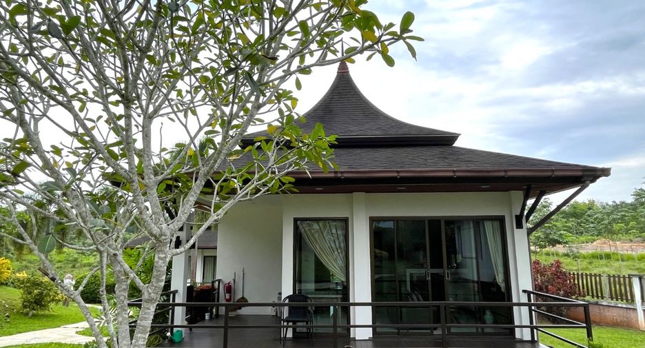 For sale 8 bedrooms retail Space in Mueang Krabi, Krabi