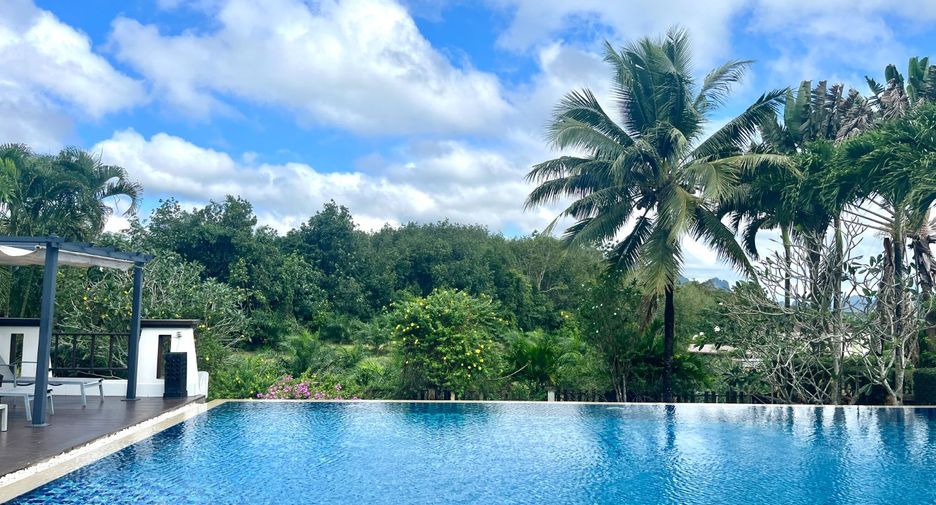 For sale 8 bedrooms retail Space in Mueang Krabi, Krabi