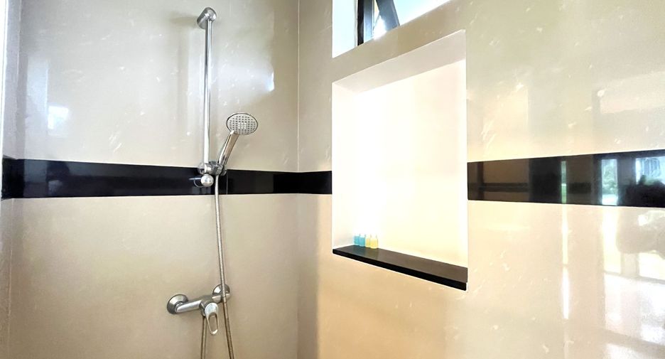 For sale 8 bedrooms retail Space in Mueang Krabi, Krabi