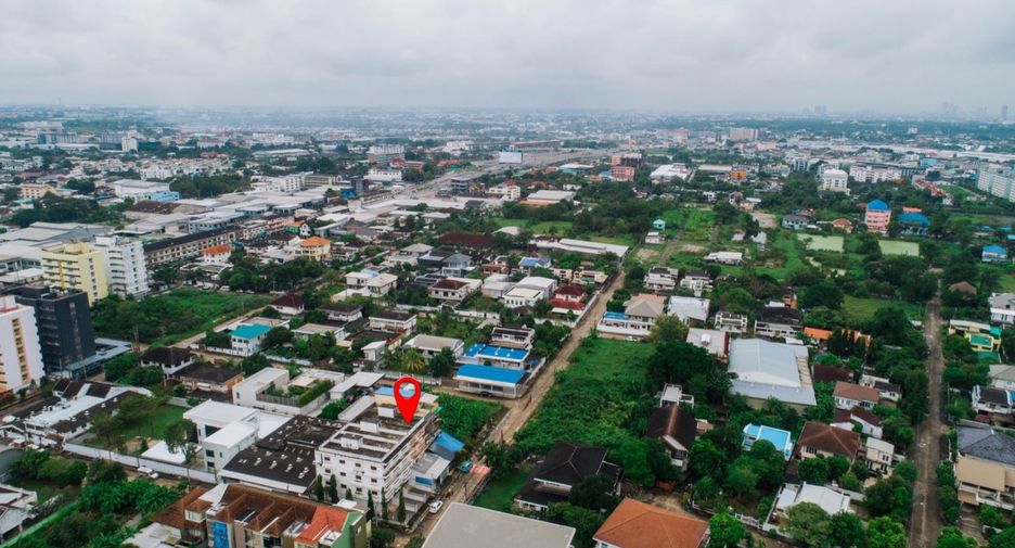 For sale retail Space in Pom Prap Sattru Phai, Bangkok