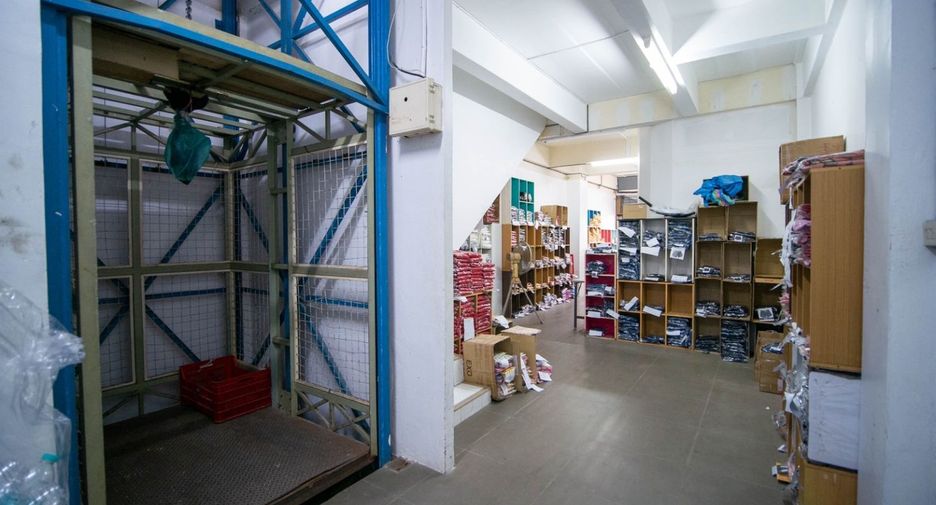 For sale retail Space in Pom Prap Sattru Phai, Bangkok