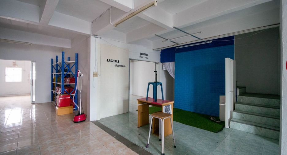 For sale retail Space in Pom Prap Sattru Phai, Bangkok