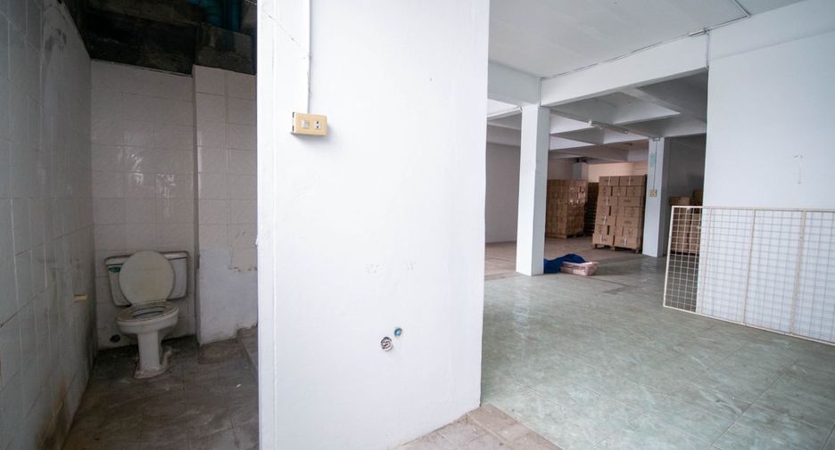 For sale retail Space in Pom Prap Sattru Phai, Bangkok