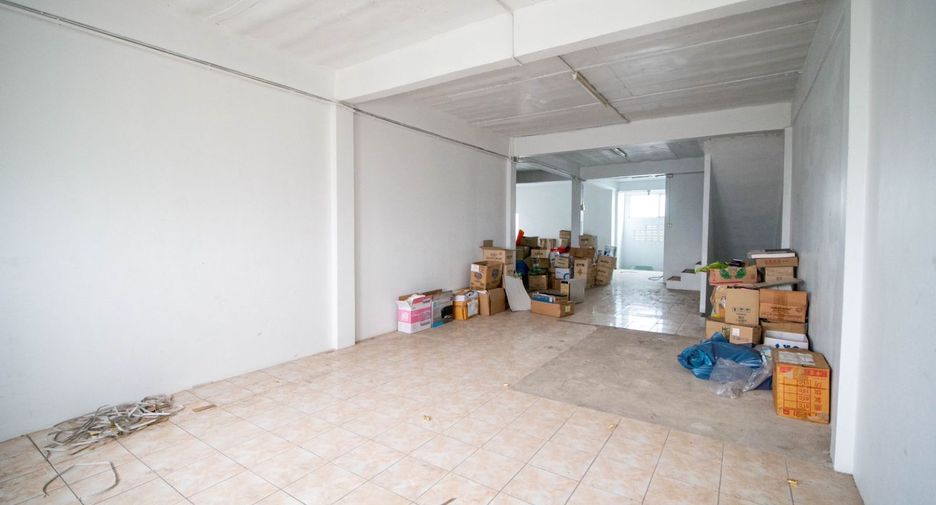 For sale retail Space in Pom Prap Sattru Phai, Bangkok