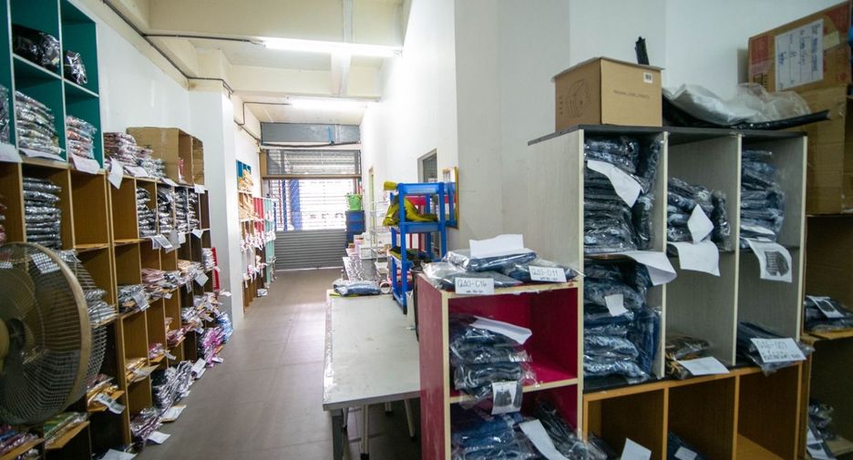 For sale retail Space in Pom Prap Sattru Phai, Bangkok