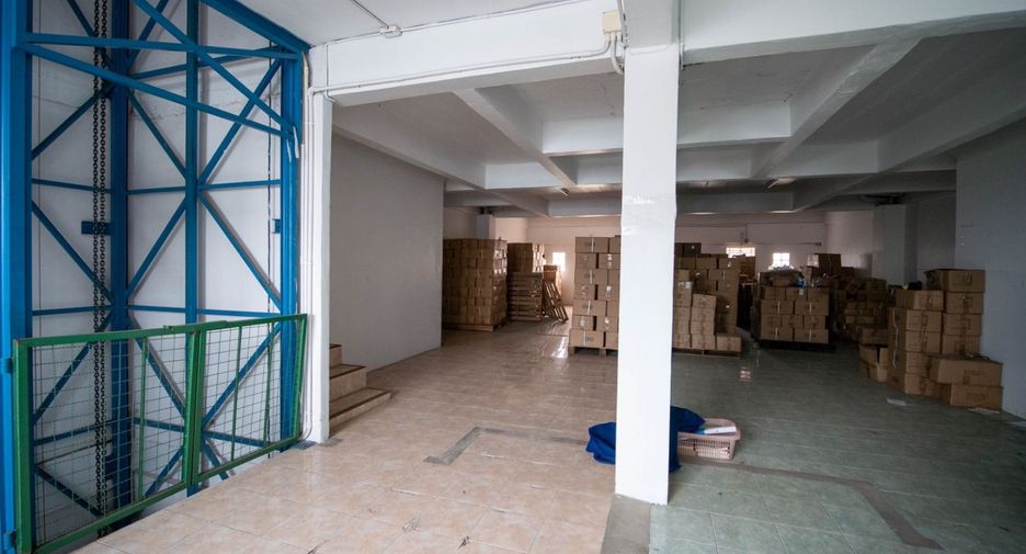 For sale retail Space in Pom Prap Sattru Phai, Bangkok