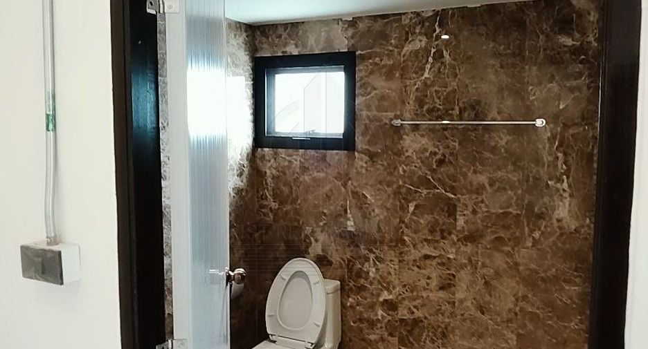 For sale 4 bedrooms townhouse in Sathon, Bangkok