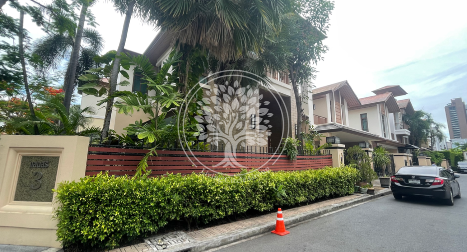 For rent and for sale 4 bedrooms house in Watthana, Bangkok