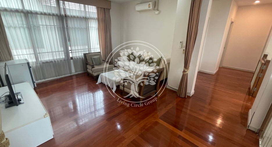 For rent and for sale 4 bedrooms house in Watthana, Bangkok
