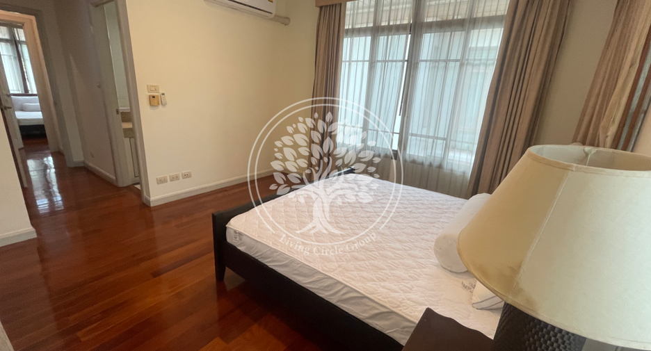 For rent and for sale 4 bedrooms house in Watthana, Bangkok