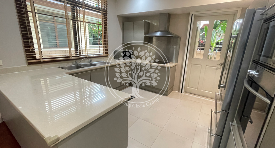 For rent and for sale 4 bedrooms house in Watthana, Bangkok