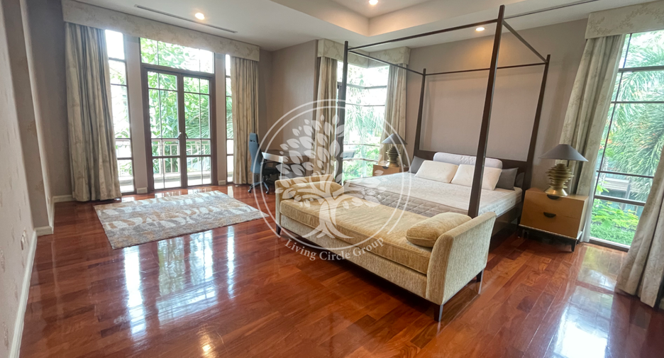 For rent and for sale 4 bedrooms house in Watthana, Bangkok