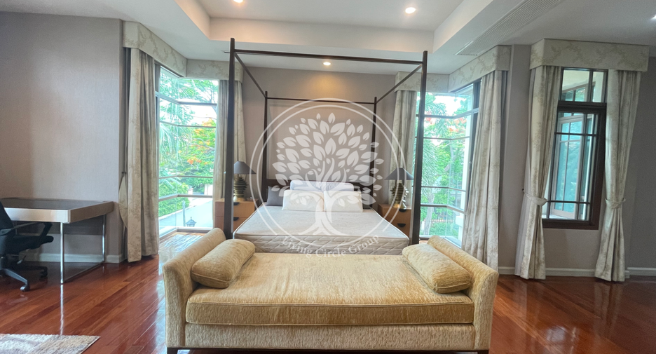 For rent and for sale 4 bedrooms house in Watthana, Bangkok