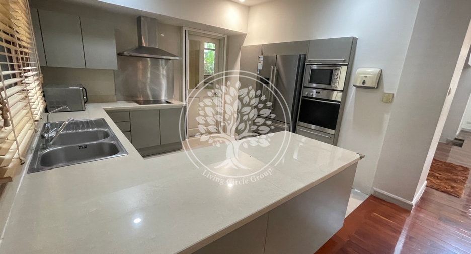 For rent and for sale 4 bedrooms house in Watthana, Bangkok