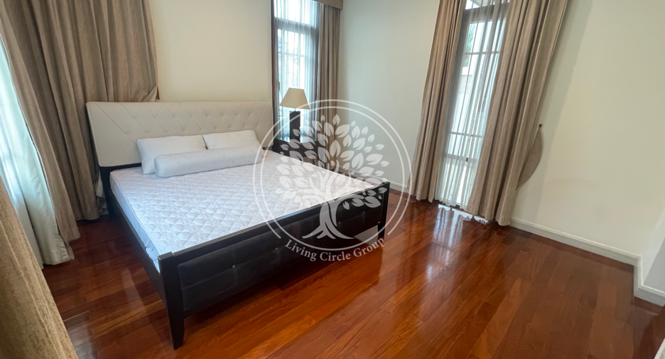 For rent and for sale 4 bedrooms house in Watthana, Bangkok