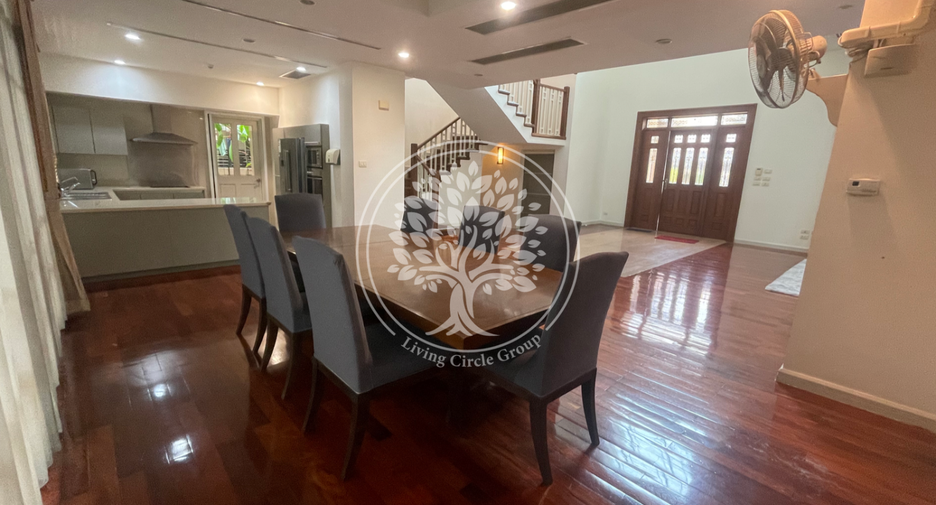 For rent and for sale 4 bedrooms house in Watthana, Bangkok