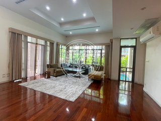 For rent そして for sale 4 Beds house in Watthana, Bangkok
