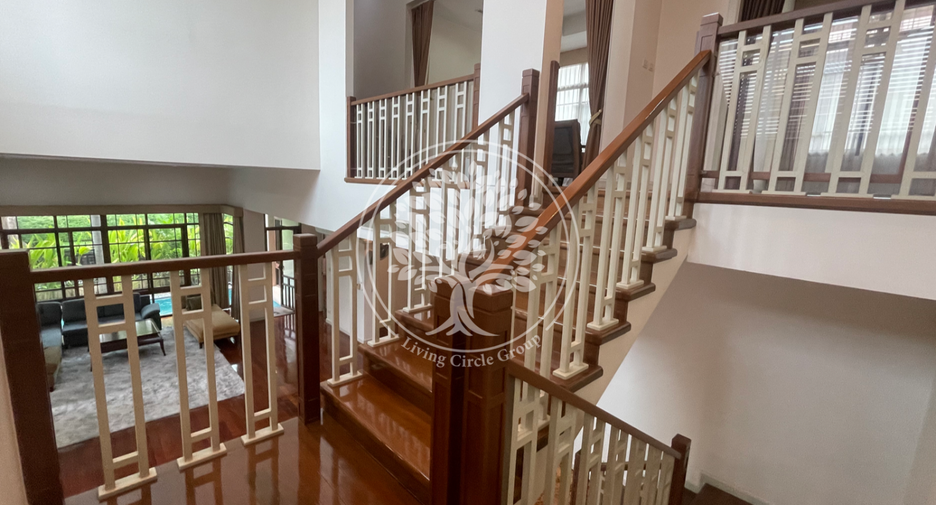For rent and for sale 4 bedrooms house in Watthana, Bangkok