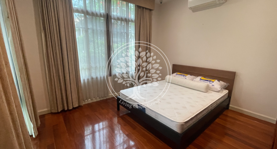 For rent and for sale 4 bedrooms house in Watthana, Bangkok