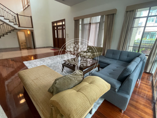 For rent そして for sale 4 Beds house in Watthana, Bangkok