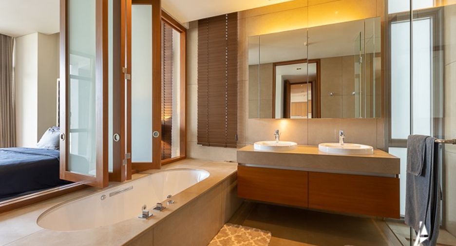For rent そして for sale 2 ベッドルーム condo in Sathon, Bangkok
