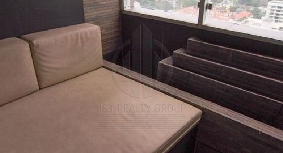 For rent 4 bedrooms condo in Watthana, Bangkok