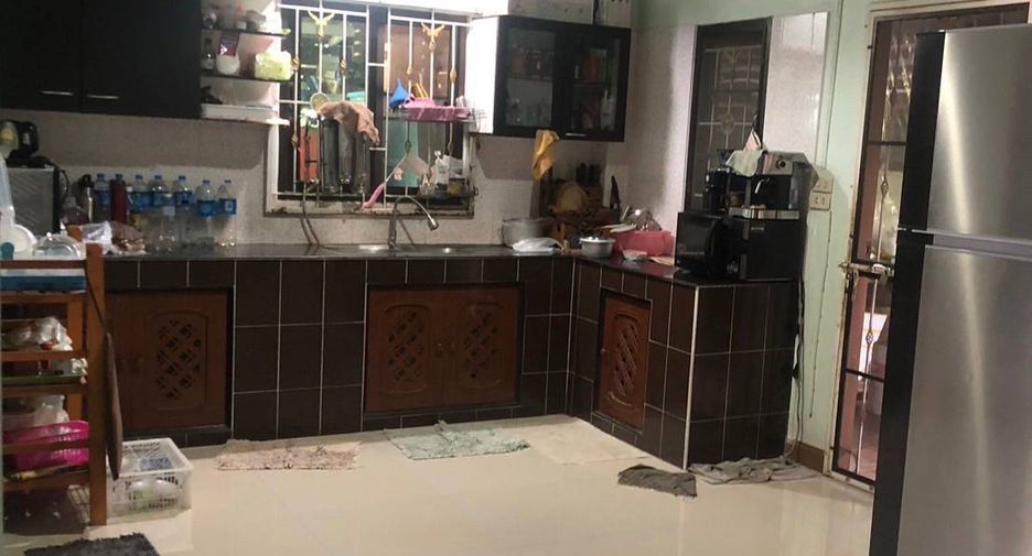 For sale 3 bedrooms house in Mueang Nakhon Sawan, Nakhon Sawan