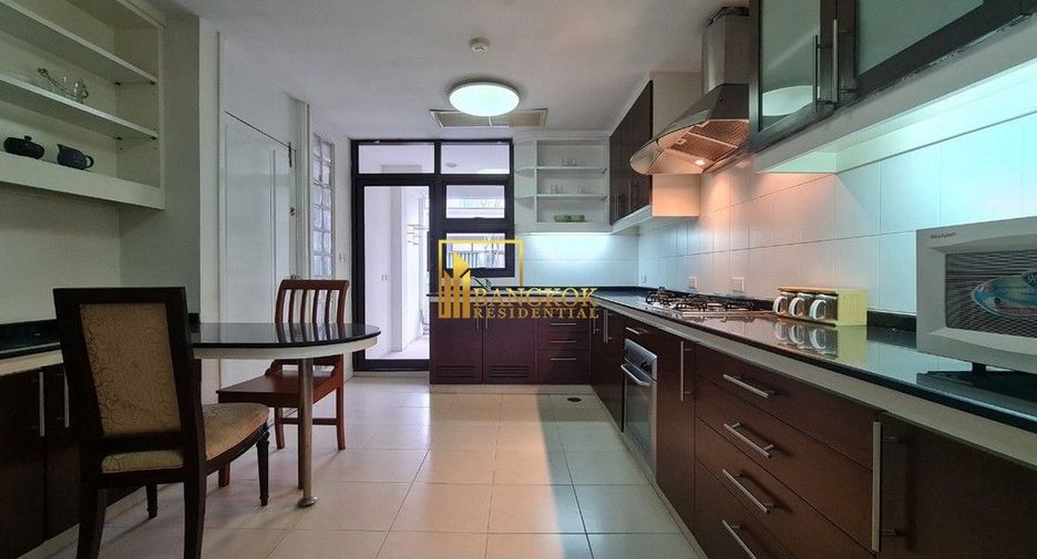 For rent 3 bedrooms apartment in Khlong Toei, Bangkok