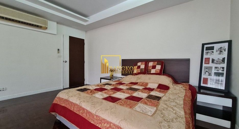 For rent 3 bedrooms apartment in Khlong Toei, Bangkok