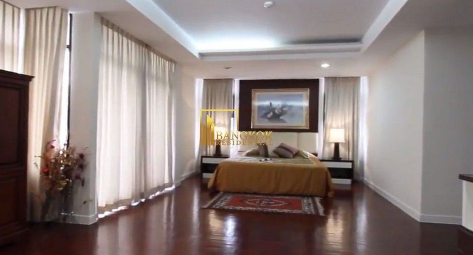 For rent 3 bedrooms apartment in Khlong Toei, Bangkok