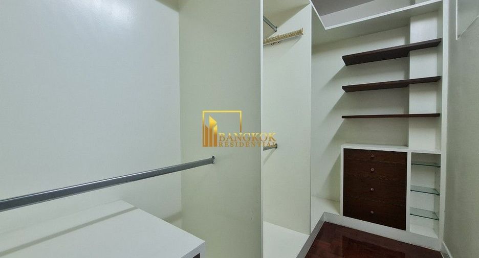 For rent 3 bedrooms apartment in Khlong Toei, Bangkok