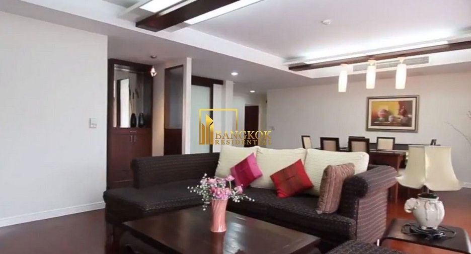 For rent 3 bedrooms apartment in Khlong Toei, Bangkok