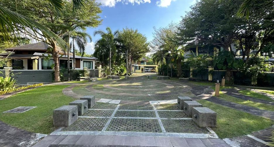 For rent and for sale 3 bed house in Bang Lamung, Chonburi