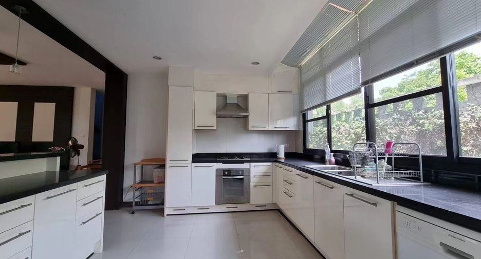 For rent and for sale 3 bed house in Bang Lamung, Chonburi