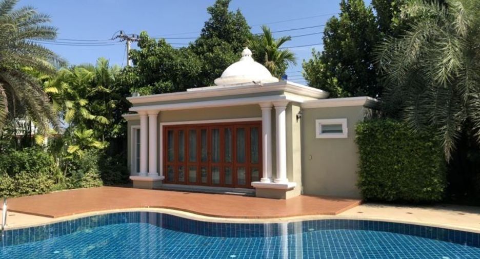 For sale 9 bed villa in Mueang Chiang Mai, Chiang Mai