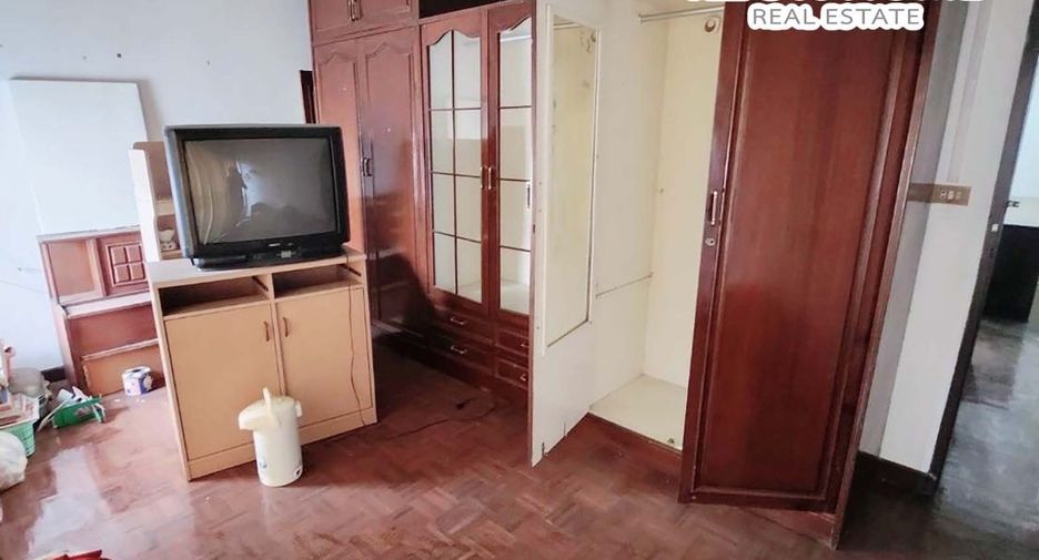 Reihenhaus zum Kauf mit 3 Zimmer in Huai Khwang, Bangkok