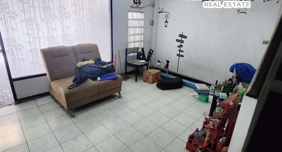 Reihenhaus zum Kauf mit 3 Zimmer in Huai Khwang, Bangkok