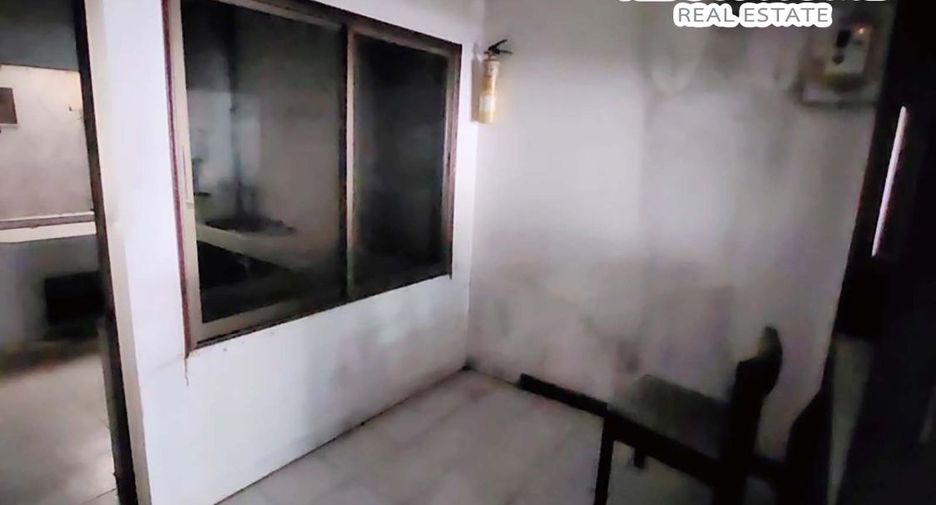 Reihenhaus zum Kauf mit 3 Zimmer in Huai Khwang, Bangkok