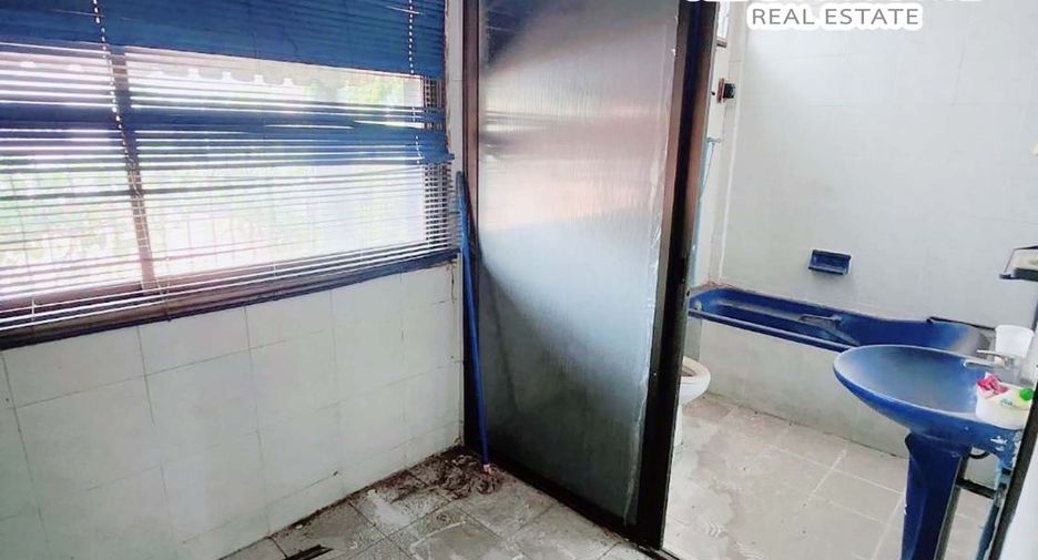 Reihenhaus zum Kauf mit 3 Zimmer in Huai Khwang, Bangkok