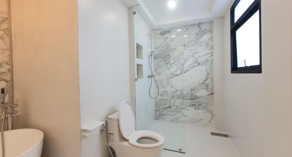 Casa en alquiler de 4 habitaciones en Mueang Samut Prakan, Samut Prakan