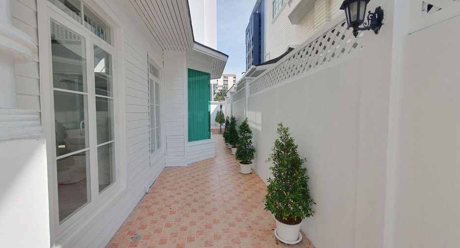 Casa en alquiler de 4 habitaciones en Mueang Samut Prakan, Samut Prakan