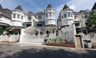 Casa en alquiler de 4 habitaciones en Mueang Samut Prakan, Samut Prakan