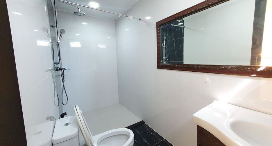 Casa en alquiler de 4 habitaciones en Mueang Samut Prakan, Samut Prakan