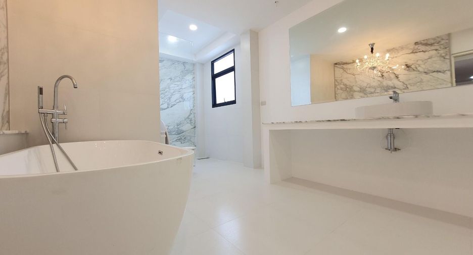 Casa en alquiler de 4 habitaciones en Mueang Samut Prakan, Samut Prakan