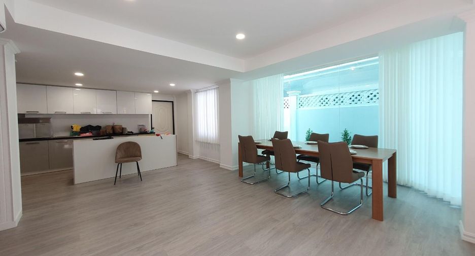 Casa en alquiler de 4 habitaciones en Mueang Samut Prakan, Samut Prakan