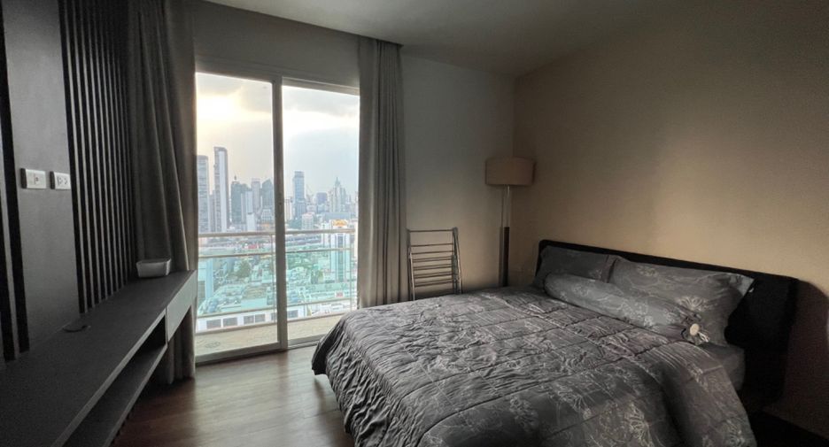 For rent 2 bedrooms condo in Watthana, Bangkok