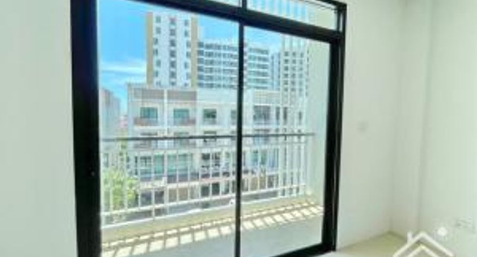 À louer et à vendre 6 chambres maison de ville à Si Racha, Chonburi