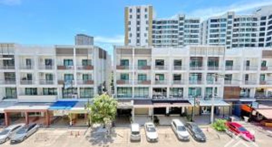 À louer et à vendre 6 chambres maison de ville à Si Racha, Chonburi